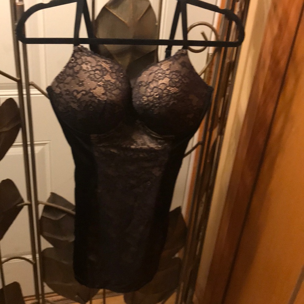 Maidenform shaper slip 38D 🌴